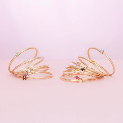 誕生石リングのレイヤードスタイル