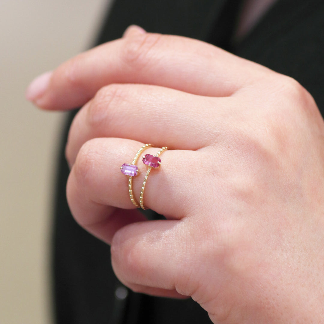 春色を先取り リング重ね着けコーディネート