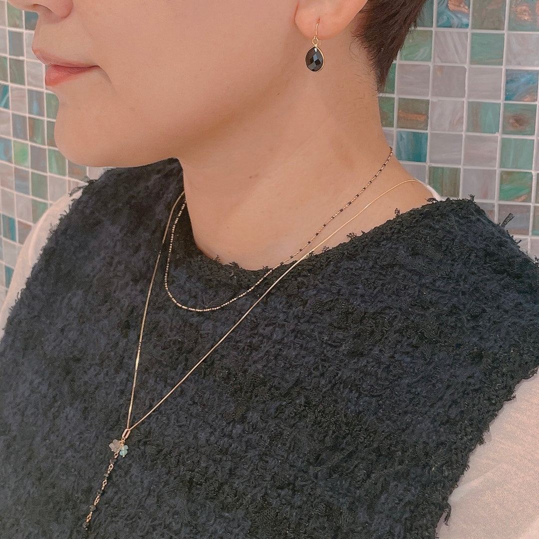 シックなモノトーンジュエリー