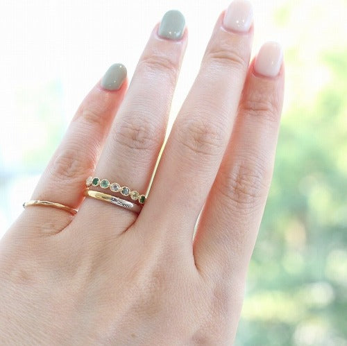 結婚指輪とファッションリングをレイヤード