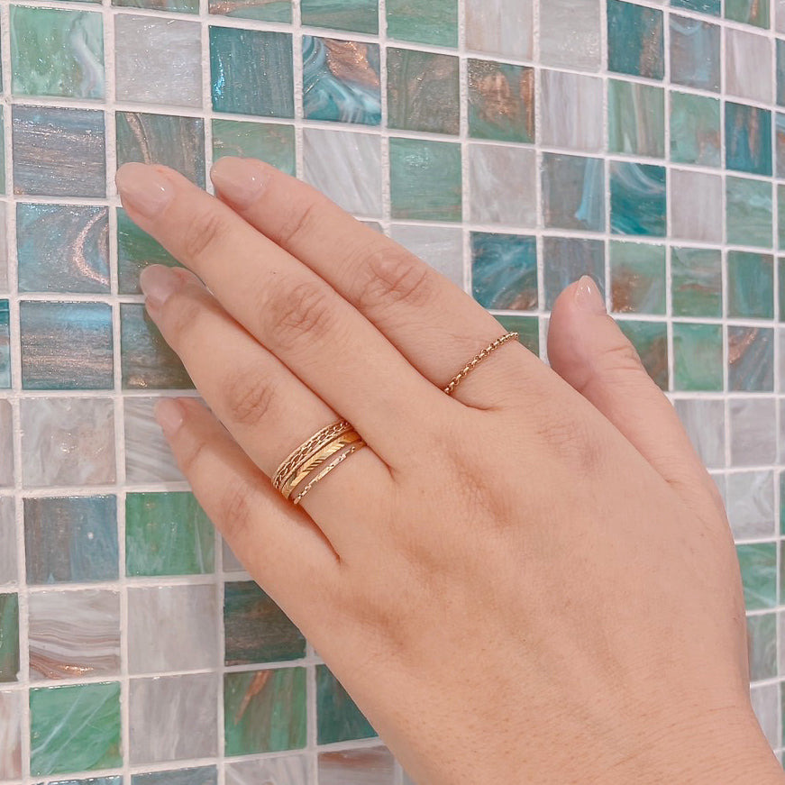 秋の手元コーデ5選！重ね付けで“手持ちリング”をアップデート