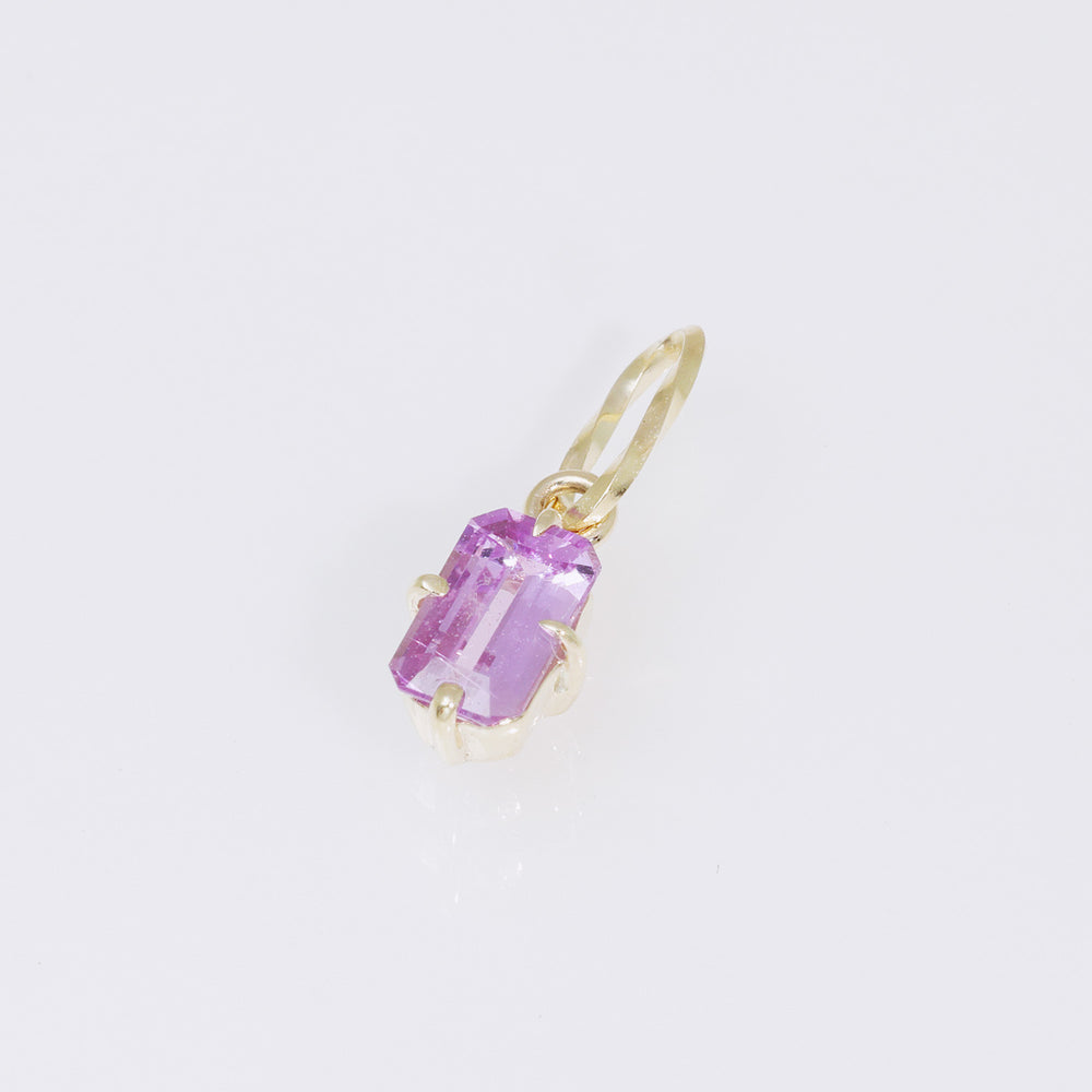 K10YG プレシャスサファイア バゲットカット ペンダントトップ ピンク