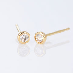 K18YG ベアトリス 1粒 ダイヤ ポストピアス（0.1ct)