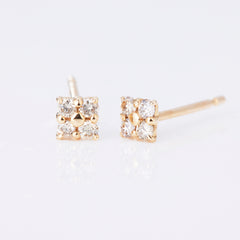 【再入荷】K10YG フィオーレダイヤ ポストピアス