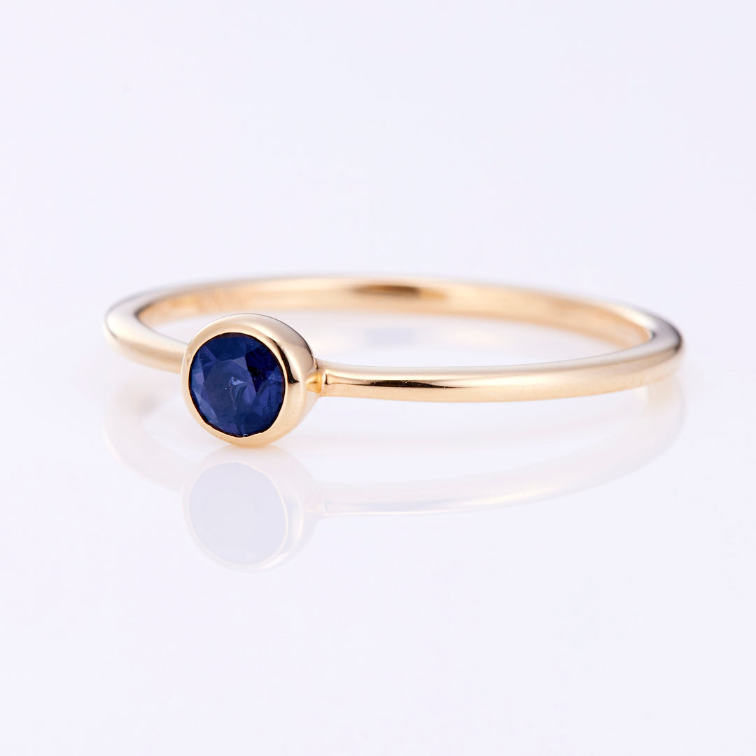 K10YG Spinel Ring Dark Blue