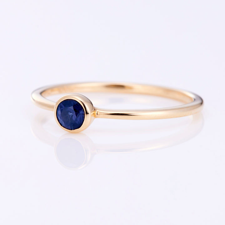 K10YG Spinel Ring Dark Blue