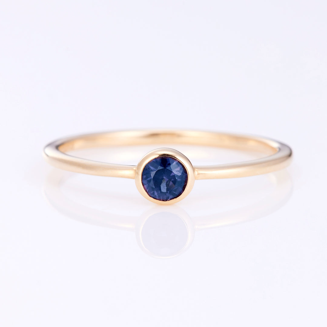 K10YG Spinel Ring Dark Blue