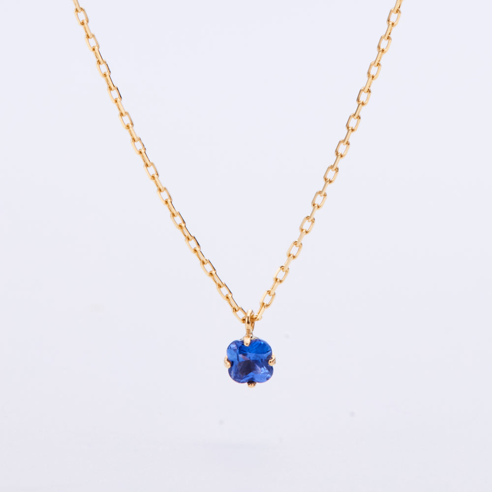 18K Yellow Gold Blue Sapphire Flower Necklace