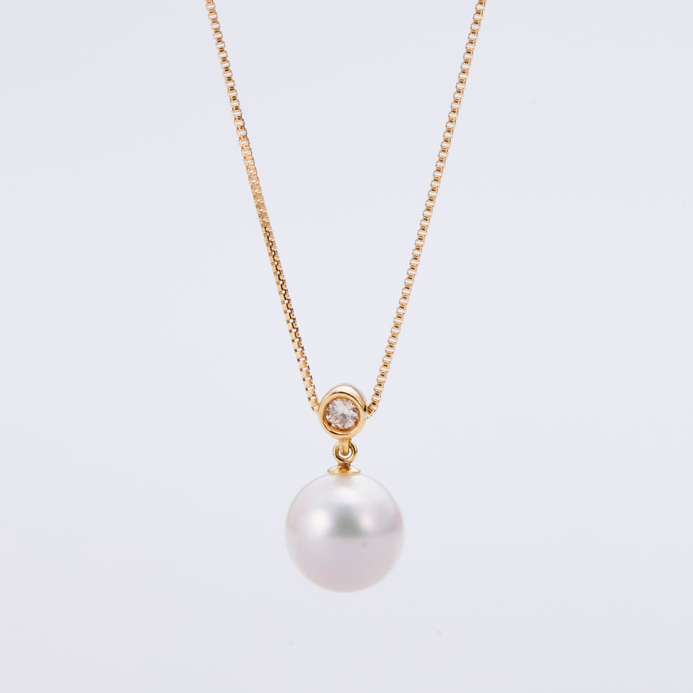 K18YG Akoya pearl and one diamond necklace