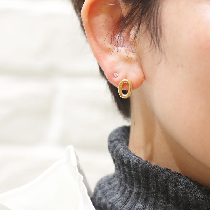 SV×K18YG ドーナツ ポストピアス（ゴールド）