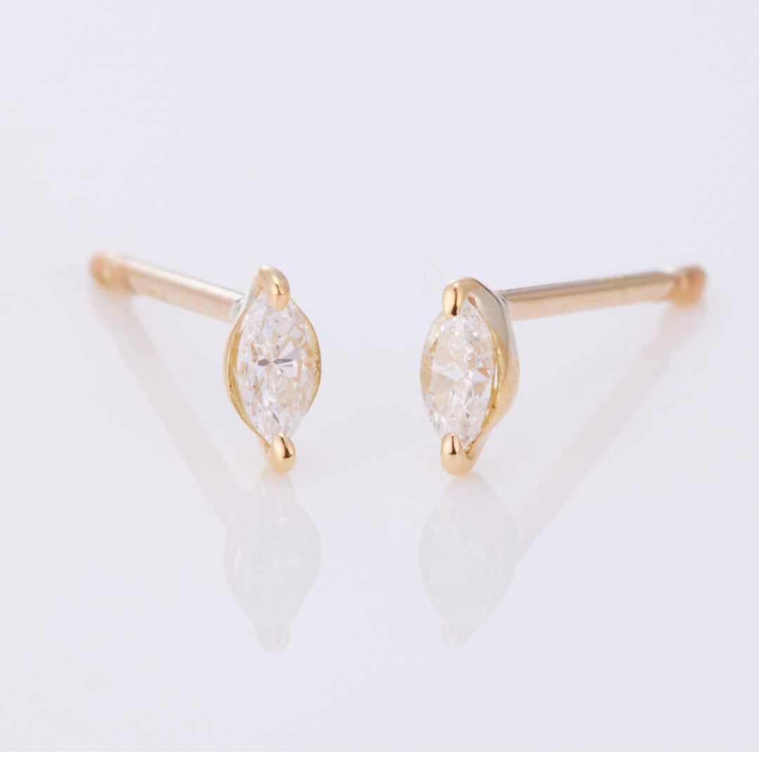 K18YG Marquise Diamond Post Earrings (0.14ct) [One of a kind]
