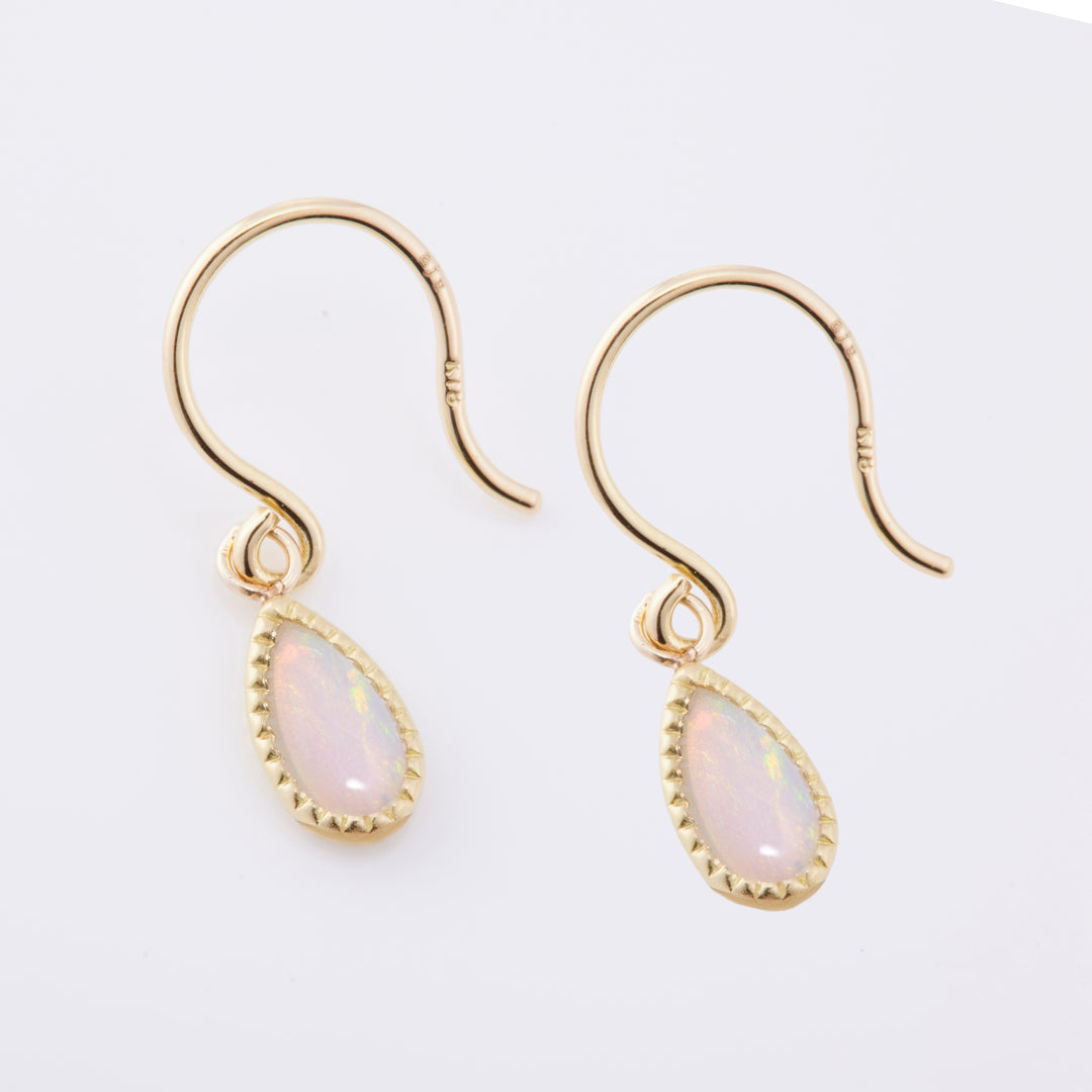 【Winter Limited】K18YG オパール ピアス