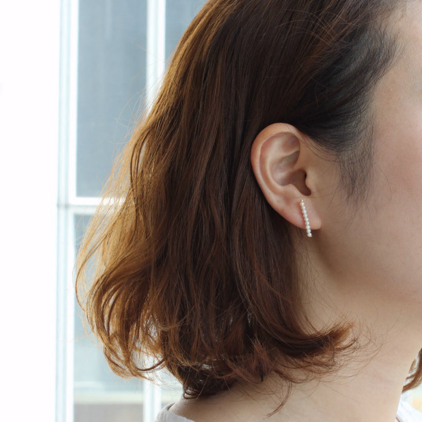 Freshwater pearl star bar post earrings in 18K yellow gold