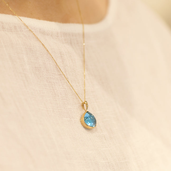 K10YG Blue Topaz Isabel Pendant Top