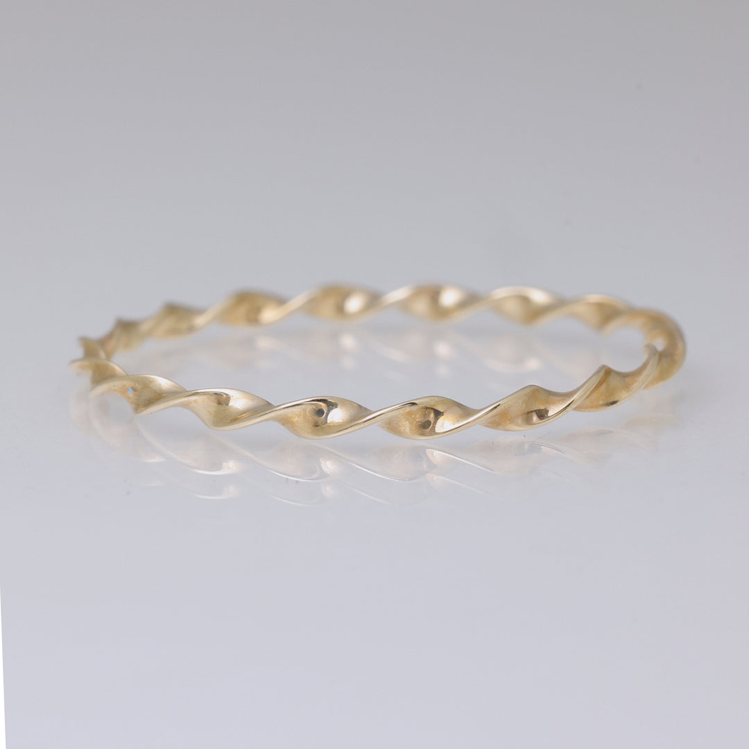 K10YG ツイスト リング