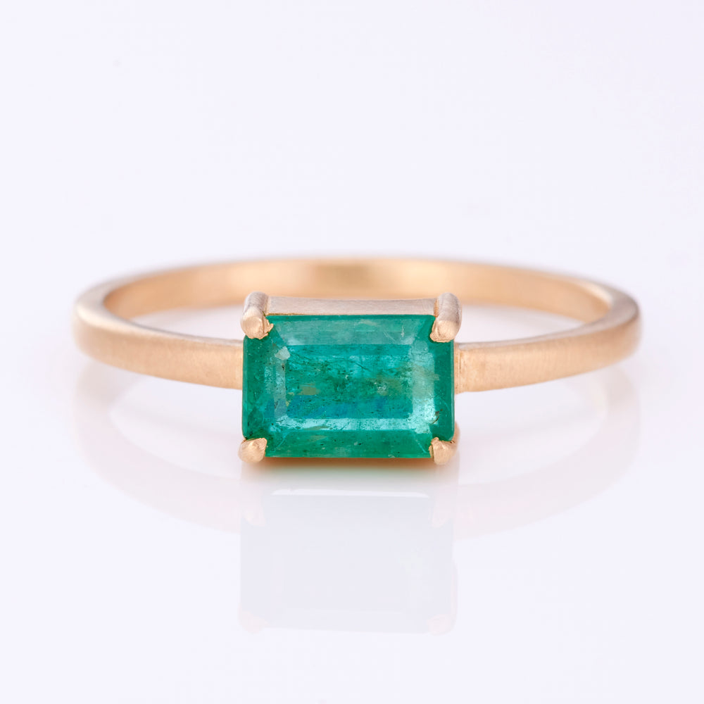 K10YG Emerald Baguette Cut Ring