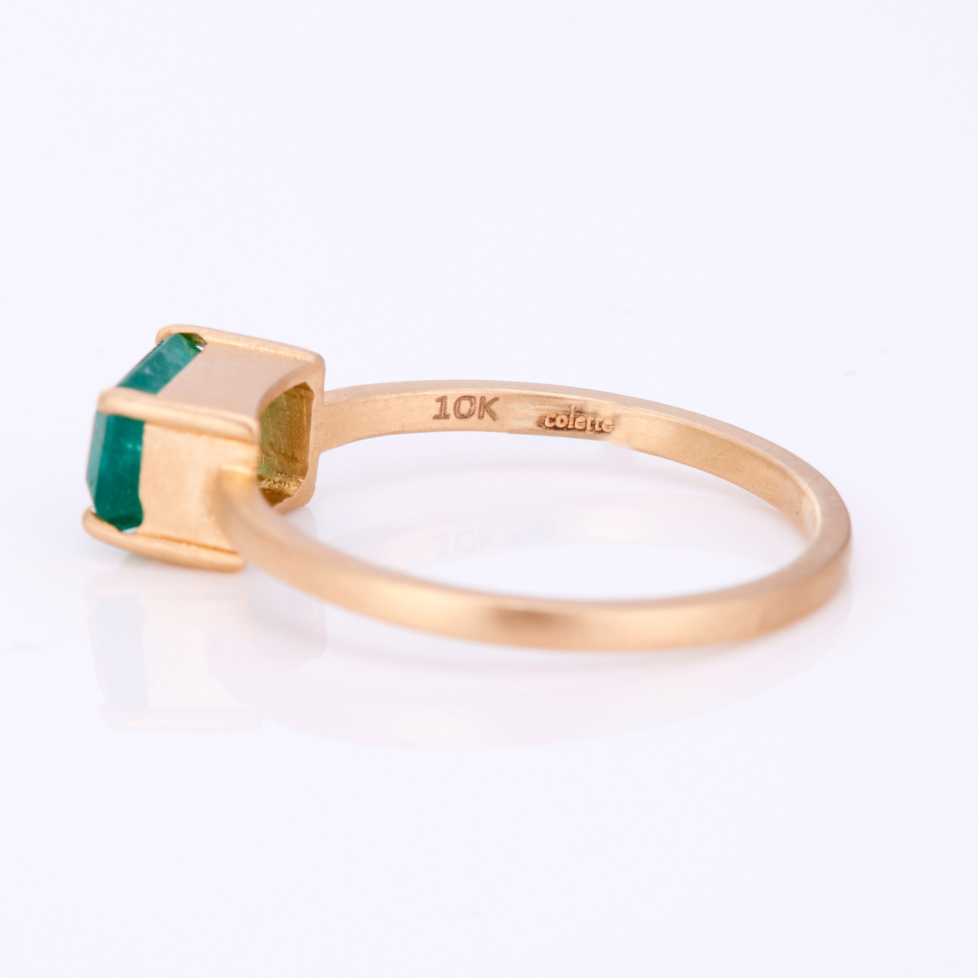 エテ K10YG エメラルド トライアングル リング K10 クレール トライアングルカットリング（710930） ｜ women
